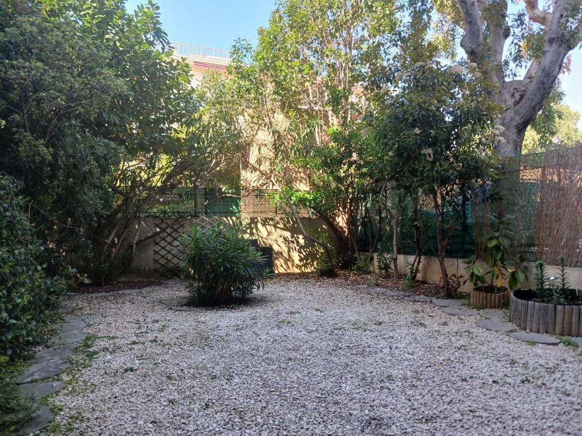 Rez-De-Jardin Grand Studio Apartamento Cros-de-Cagnes Exterior foto